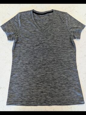 Under Armour Women's Gray Heather V-Neck Performance Tee